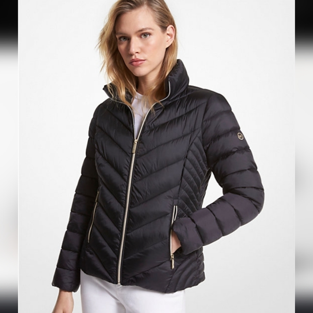 Michael Kors Quiet Luxury Elevated BasicPackable Puffer Coat, Small